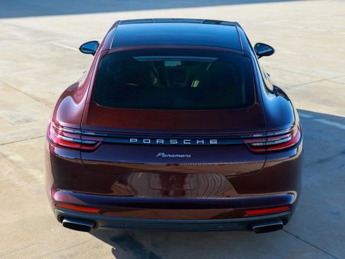 Used 2018 Porsche Panamera 4 image 10