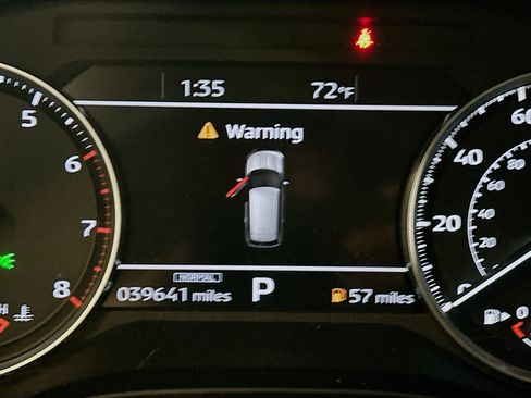 Used 2024 Mitsubishi Outlander SE image 18