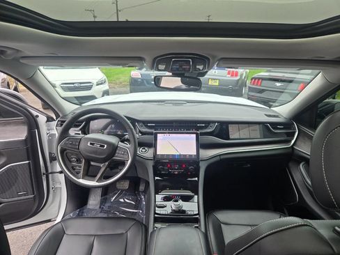 Used 2023 Jeep Grand Cherokee 4WD 4xe image 27