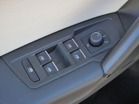 Used 2019 Volkswagen Tiguan SE w/ 3rd Row Seat Package image 19