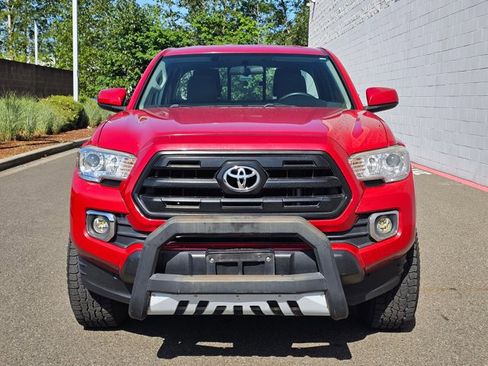 Used 2017 Toyota Tacoma SR w/ SR Convenience Package AWD/4WD image 8