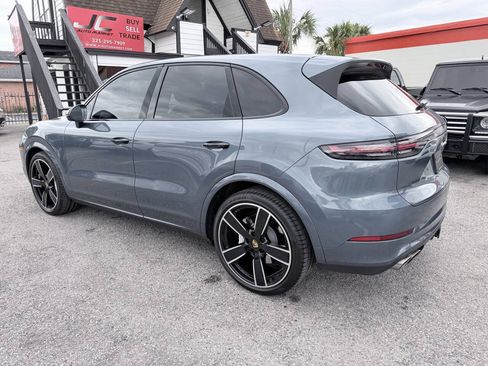Used 2019 Porsche Cayenne S AWD/4WD image 3