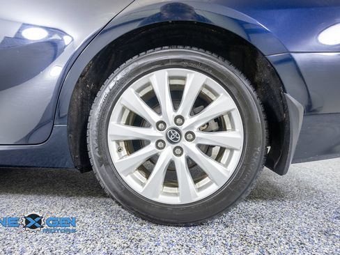 Used 2018 Toyota Camry LE w/ Convenience Package FWD image 42