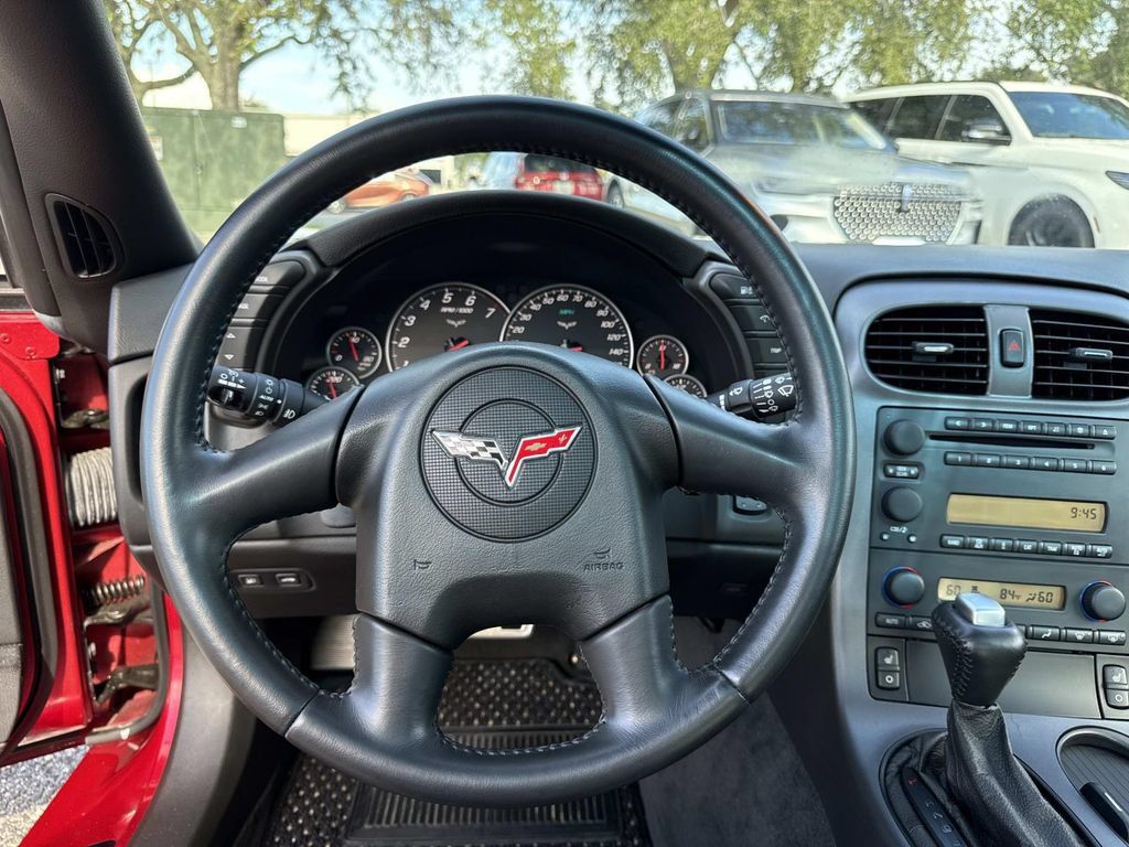 Used 2005 Chevrolet Corvette Coupe w/ Preferred Equipment Group RWD image 20