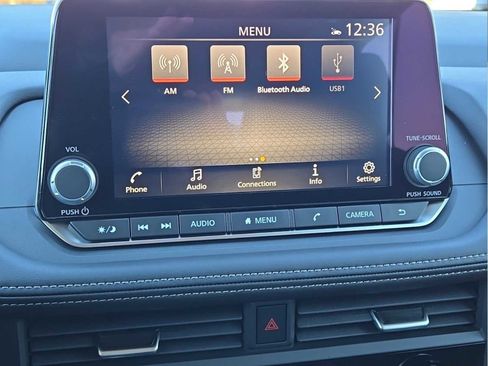 Used 2025 Nissan Rogue SV FWD image 26