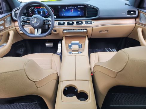 Used 2025 Mercedes-Benz GLS 450 4MATIC image 13