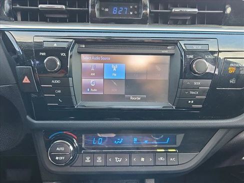 Used 2015 Toyota Corolla S image 14