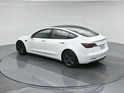 Used 2022 Tesla Model 3 Long Range AWD/4WD image 38