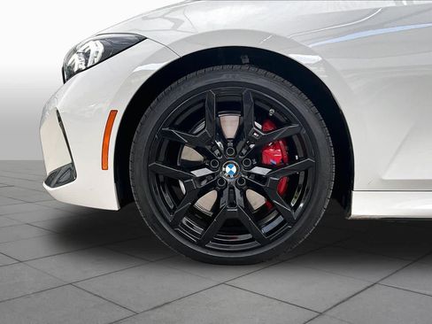 Used 2025 BMW 330i Sedan w/ M Sport Package RWD image 11