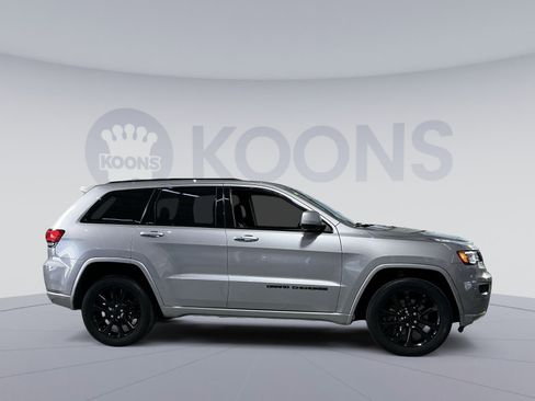 Used 2021 Jeep Grand Cherokee Laredo X image 17