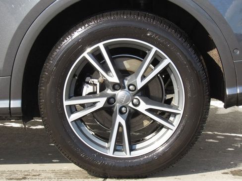 Used 2020 Audi Q5 e Prestige w/ Prestige Package AWD/4WD image 41