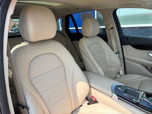 Used 2021 Mercedes-Benz GLC 300 4MATIC image 26
