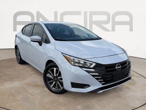Used 2025 Nissan Versa SV w/ Trunk Package FWD image 4