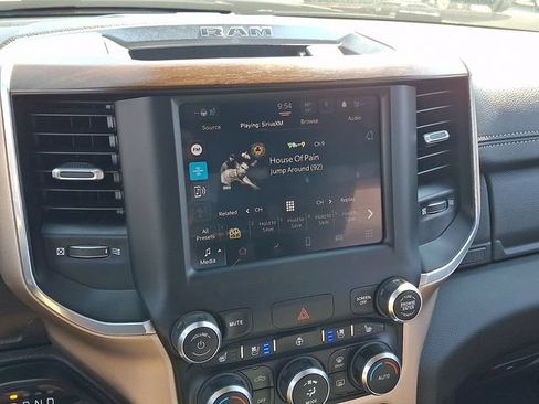 Used 2022 RAM 1500 Laramie AWD/4WD image 18
