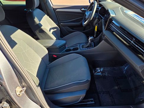 Certified 2025 Volkswagen Jetta Sport image 13