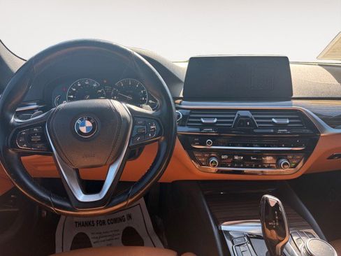 Used 2018 BMW 530i RWD image 2
