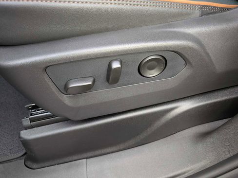 New 2026 GMC Yukon XL AT4 w/ AT4 Premium Package image 31