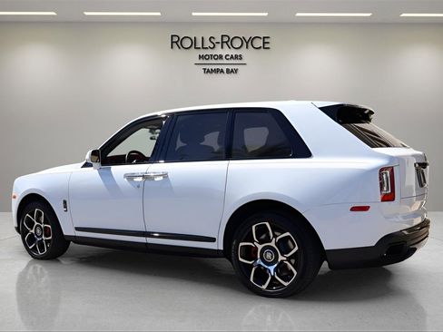 Used 2023 Rolls-Royce Cullinan Black Badge w/ Dark Exterior Package image 8