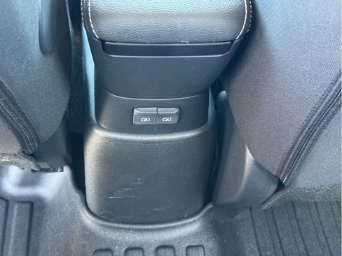 Used 2023 Nissan Kicks S image 14