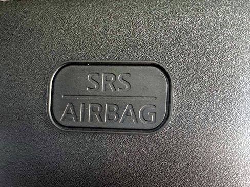 Used 2021 Nissan Kicks SR FWD image 29