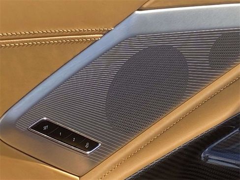 Used 2021 Chevrolet Corvette Stingray Premium Conv w/ Z51 Performance Package image 15