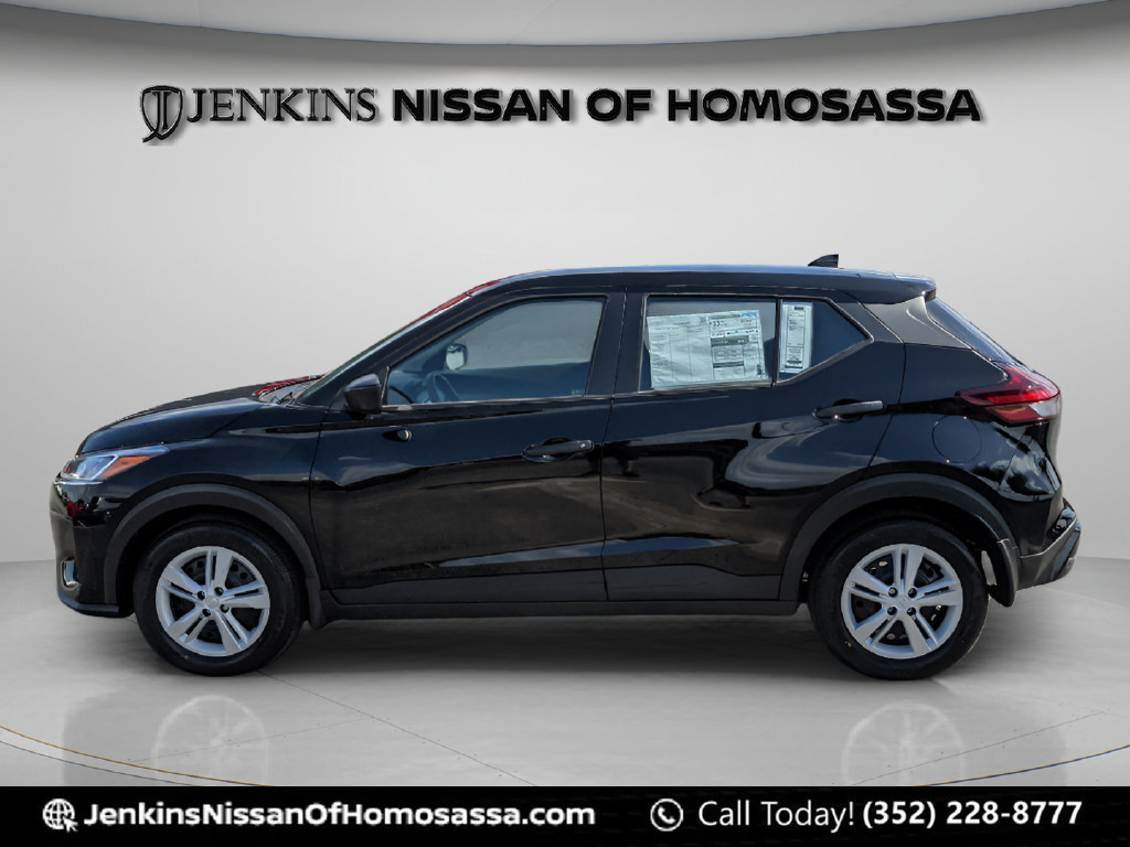 Certified 2025 Nissan Kicks Play S FWD image 7