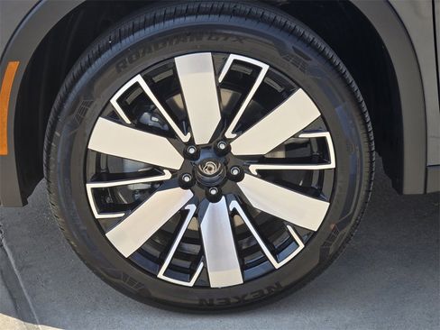 New 2025 Mitsubishi Outlander SE image 8