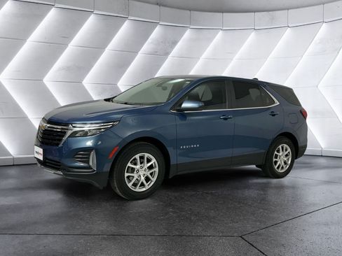 Used 2024 Chevrolet Equinox LT FWD image 3