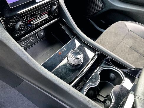 Used 2023 Jeep Grand Cherokee Altitude AWD/4WD image 31