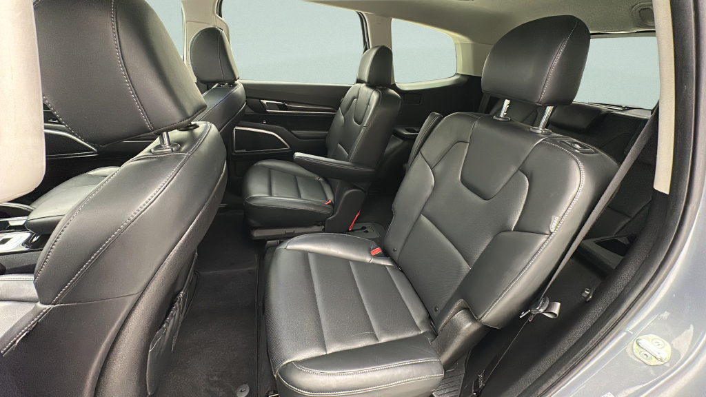 Used 2025 Kia Telluride S AWD/4WD image 11