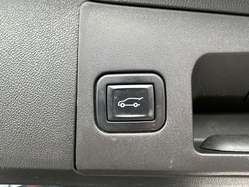 Certified 2022 Cadillac XT5 Premium Luxury FWD image 81