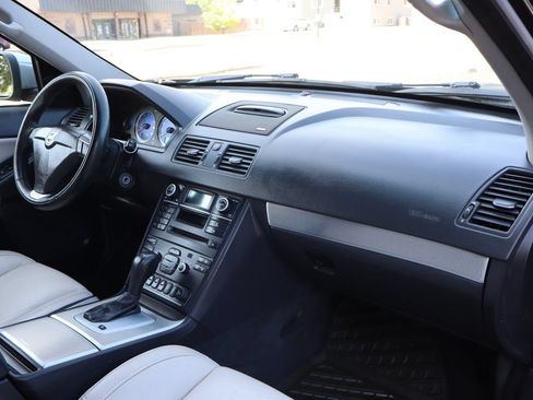 Used 2009 Volvo XC90 V8 R-Design AWD/4WD image 18