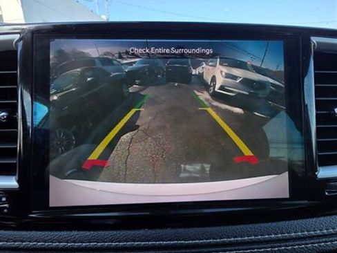 Used 2022 Chrysler Pacifica Touring-L image 20