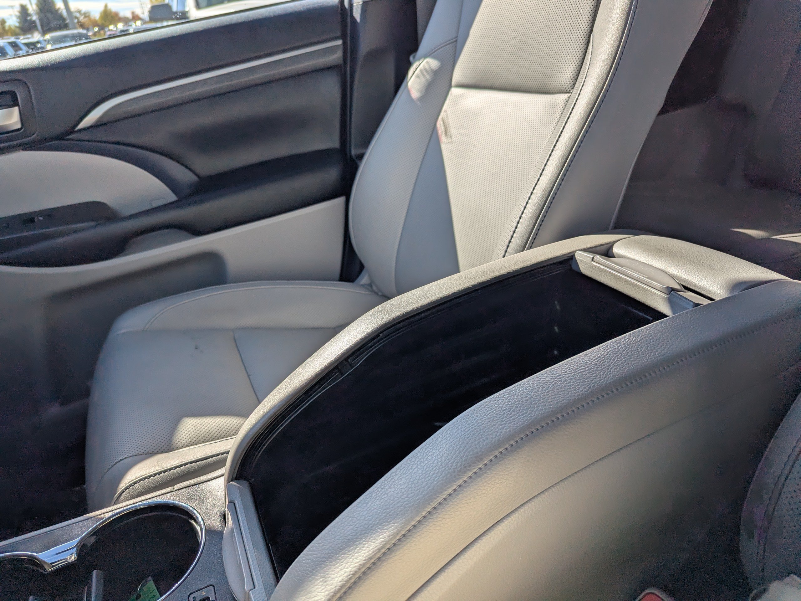 Used 2019 Toyota Highlander Limited AWD/4WD image 25