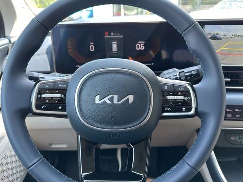 New 2026 Kia Carnival EX image 36