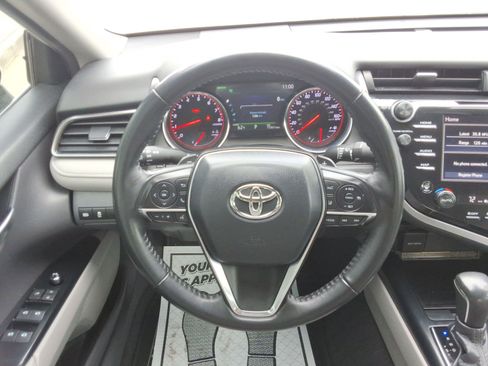 Used 2020 Toyota Camry XSE image 14