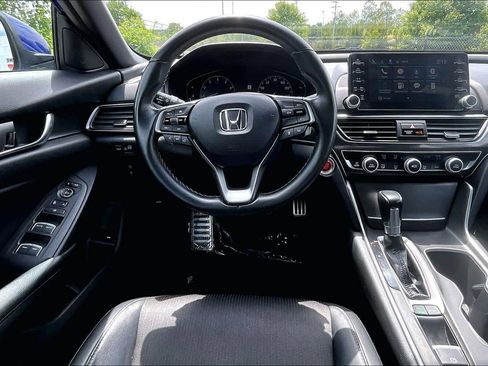 Used 2018 Honda Accord Sport image 6
