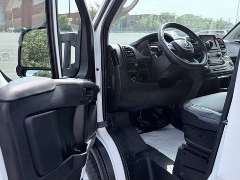 Used 2023 RAM ProMaster 2500 FWD image 10