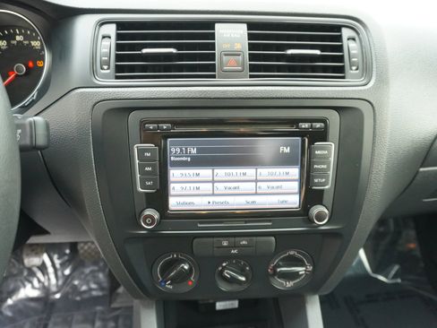 Used 2015 Volkswagen Jetta S image 13