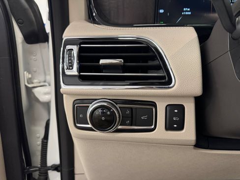 Used 2020 Lincoln Navigator Reserve w/ Equipment Group 208A Reserve AWD/4WD image 23