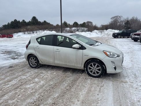Used 2015 Toyota Prius C Four image 12