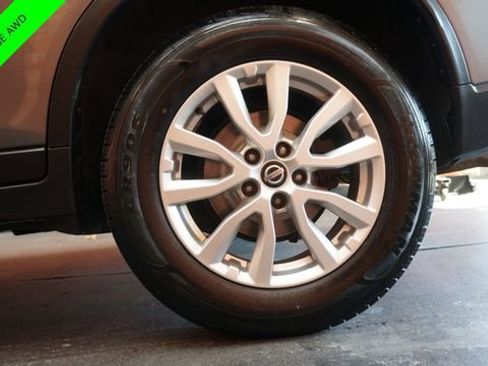 Used 2017 Nissan Rogue SV w/ SV Premium Package image 79