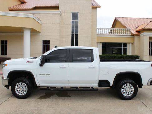 Used 2022 Chevrolet Silverado 2500 LT w/ Convenience Package AWD/4WD image 10