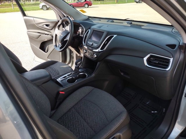 Used 2024 Chevrolet Equinox LT FWD image 23