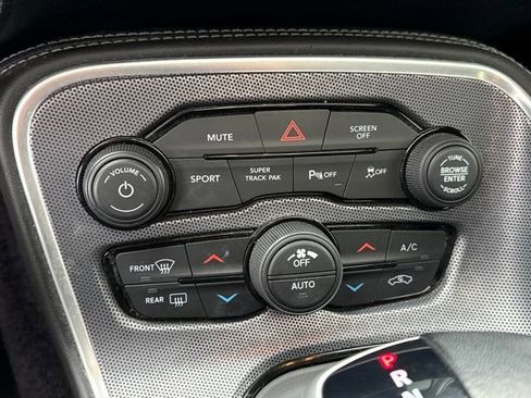 Used 2017 Dodge Challenger GT w/ Technology Group image 29