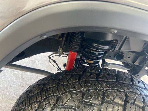 Used 2018 Jeep Wrangler Unlimited Sahara image 26