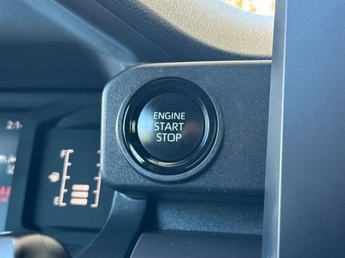 Used 2024 Toyota Tacoma SR5 w/ SR5 Upgrade Package AWD/4WD image 21