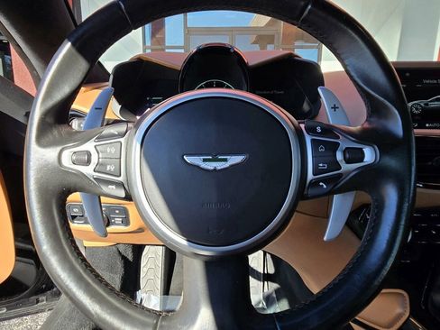 Used 2020 Aston Martin V8 Vantage Coupe image 17