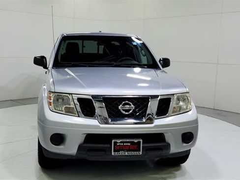 Used 2016 Nissan Frontier SV RWD image 2