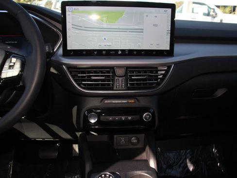 Certified 2023 Ford Escape SE w/ PHEV Premium Package FWD image 18